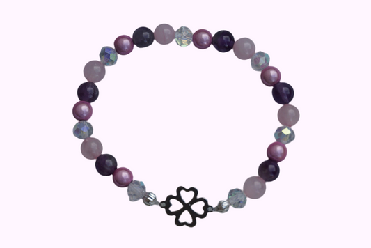 Rundes Armband aus Rosenquarz, Amethyst und rosa Acrylperlen mit Glasperlen und Kleeblatt-Anhänger