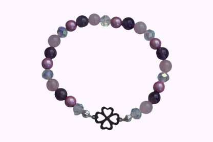 Rundes Armband aus Rosenquarz, Amethyst und rosa Acrylperlen mit Glasperlen und Kleeblatt-Anhänger