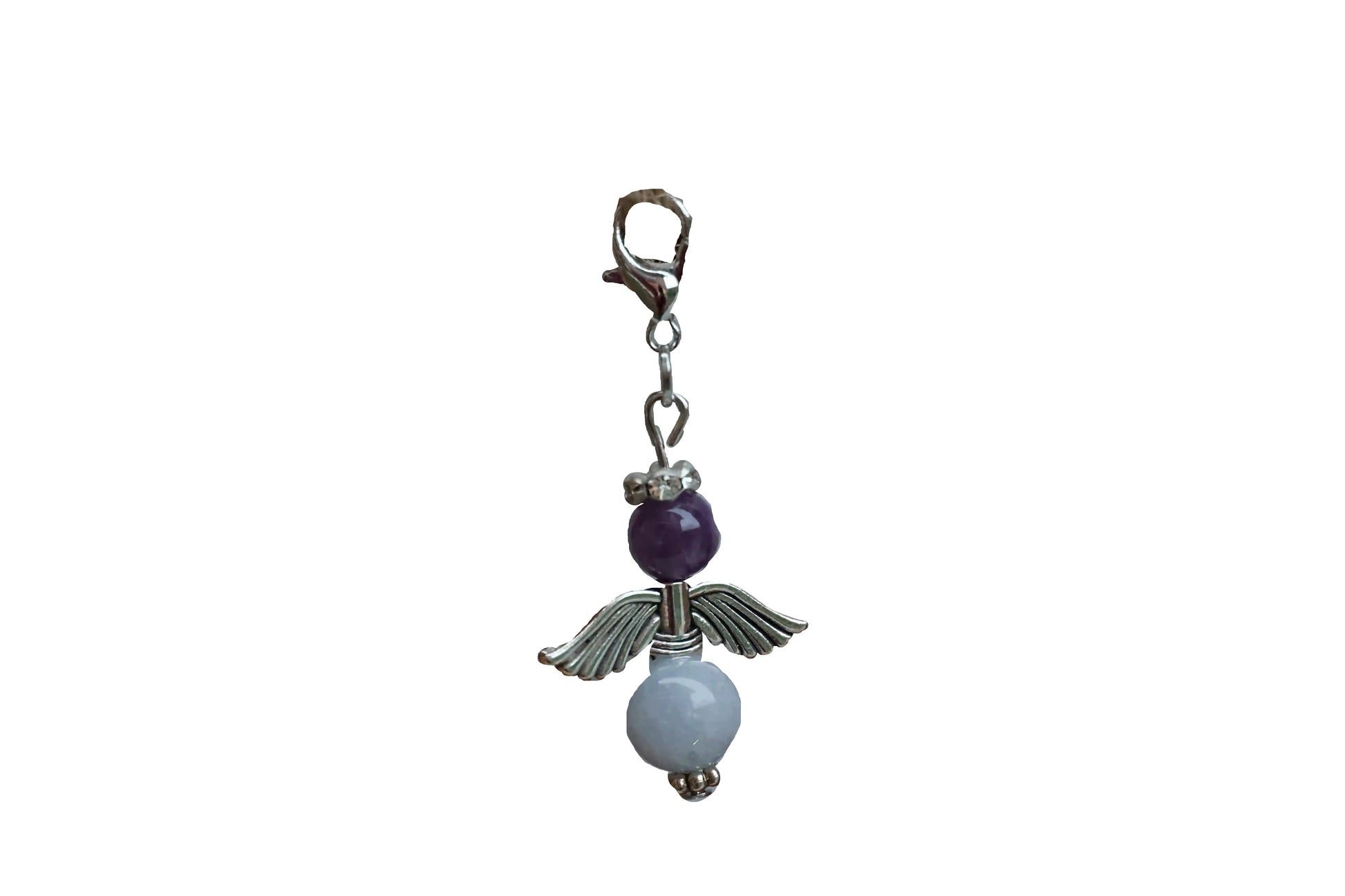 Anhänger in Form eines Schutzengels mit Amethyst- und Chalcedonperlen, silberfarbene Flügel